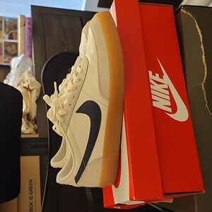 Brand new Nike Killshot 2